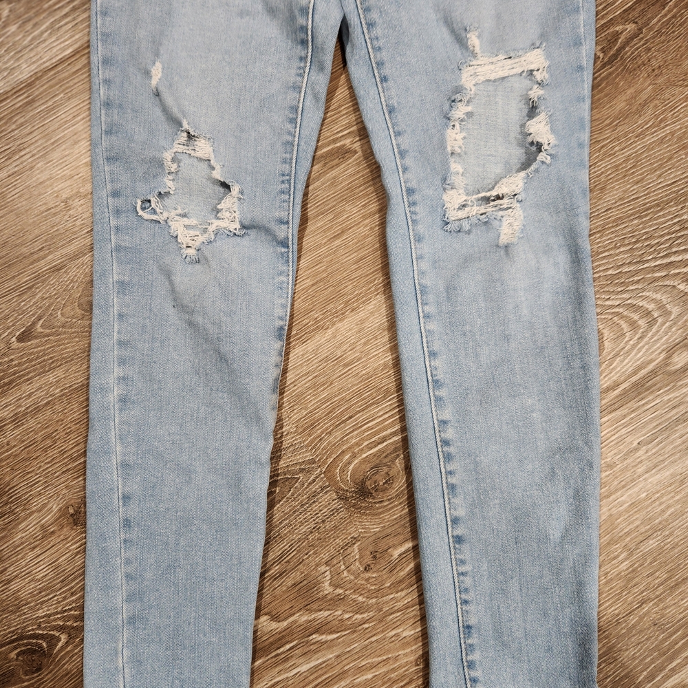 Levi's Women's Light Blue Ripped Skinny Jeans Size 26 - Picture 5 of 10